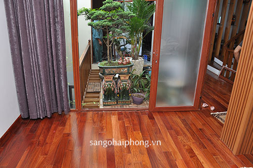 hình ảnh sàn gỗ Giáng Hương tại công trình